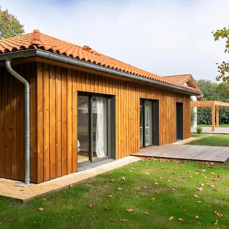 Villa Des Resiniers Piscine, Proche Plage & Foret Villa